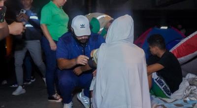 Personal de Salud del Municipio de Guayaquil en una brigada nocturna en la ciudad, el 30 de agosto de 2023. 