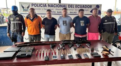 Imagen referencial de sujetos detenidos tras un operativo en Balao, Guayas, en septiembre de 2023. 