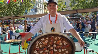 Cristian Arroba, chef ecuatoriano, ganador del segundo lugar en el World Paella Day Cup 2023. 