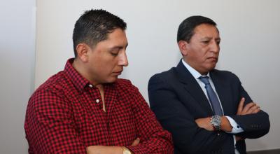 El teniente Rodney Rengel y su padre, en Quito, el 30 de agosto de 2023.