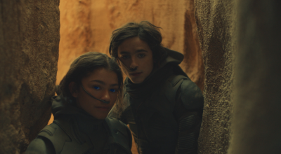 Zendaya y Timothée en la producción de Dune (2021), ahora disponible en Netflix.