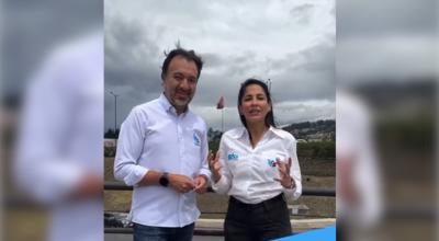 El alcalde de Quito, Pabel Muñoz, y la candidata a la Presidencia por Revolución Ciudadana, Luisa González, durante la campaña presidencial 2023.