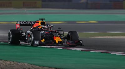 El piloto Max Verstappen sobre el RB19 durante el GP de Qatar, el 21 de noviembre de 2021.