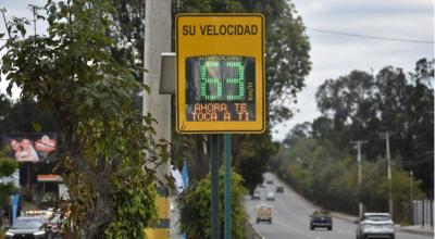 Imagen referencial de un fotorradar en Cuenca, donde la Alcaldía dispuso que dejen de funcionar 10 de estos equipos, en agosto de 2023.