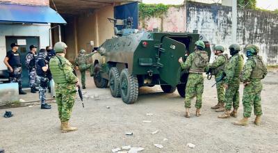 Militares en un operativo en el complejo penitenciario de Guayaquil, el 25 de julio de 2023.