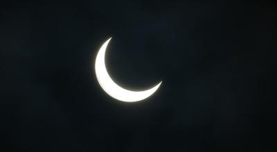 Vista frontal del eclipse anular de sol, desde La Crespa, Manabí, el 14 de octubre de 2023.