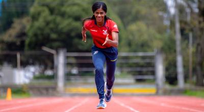 Anahí Suárez, durante un entrenamiento en la pista Los Chasquis, en Quito.