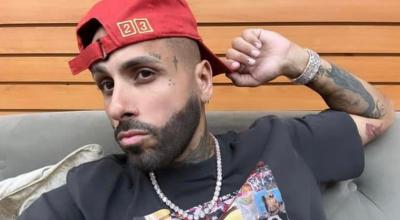 Nicky Jam tiene 42 años y empezó en la industria musical a los 14. 