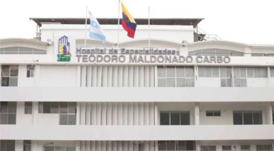 Fachada del Hospital Teodoro Maldonado Carbo, en Guayaquil.