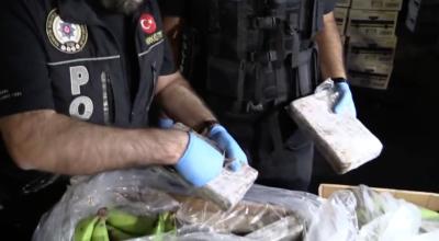Policía de Turquía decomisó cocaína camuflada en un cargamento procedente de Ecuador, el 27 de octubre de 2023.