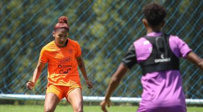 La Tri femenina durante un partido amistoso, en Quito.