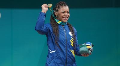 Angie Palacios, con su medalla de oro, en los Juegos Panamericanos de Santiago. 