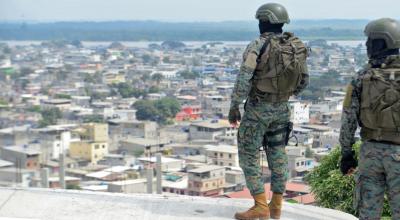 Militares durante un patrullaje en el Cerro Las Cabras de Durán, el 18 de septiembre del 2023. 