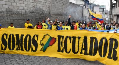 Hinchas ecuatorianos llegando al estadio Rodrigo Paz Delgado el Hinchas de Ecuador llegando al estadio para el partido ante Chile el 21 de noviembre de 2023.