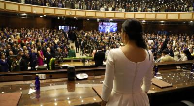 La vicepresidenta Verónica Abad durante la posesión en la Asamblea, en Quito, el 23 de noviembre de 2023.