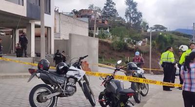 Exteriores del inmueble donde fue encontrado el cuerpo de la joven Josselyn Quezada, en Loja, el 27 de noviembre de 2023.