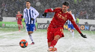 Ester Sokler del Aberdeen FC durante el partido del Grupo G de la UEFA Europa Conference League entre el HJK y el Aberdeen FC en Helsinki, el 30 de noviembre de 2023.