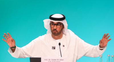 El presidente de la COP28, Sultan Al Jaber, durante una rueda de prensa, en Dubai, el 4 de diciembre de 2023.