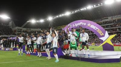 Liga de Quito festeja el título de campeón de LigaPro en Casa Blanca, el 17 de diciembre de 2023.