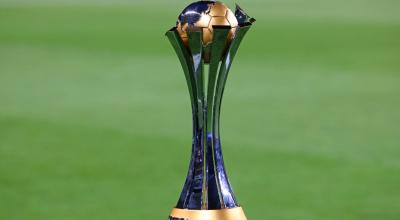 El trofeo de la Copa Mundial de Clubes se ve antes del partido de fútbol final de la Copa Mundial de Clubes de la FIFA 2021.