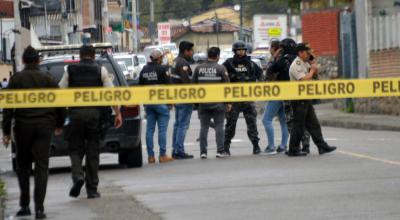 Alerta de un presunto artefacto explosivo en el interior de un centro educativo infantil, cerca del Comando de Policía de Azuay, en Cuenca, el 15 de mayo de 2024.
