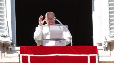 El papa Francisco, tras finalizar el rezo del ángelus en la Plaza de San Pedro.