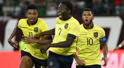 Los jugadores de Ecuador festejan un gol ante Venezuela en el Preolímpico, el 23 de enero de 2024.