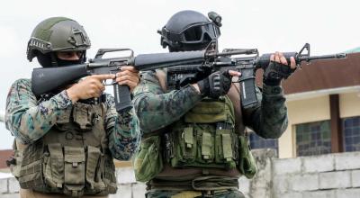 Operativo militar en los exteriores del Base Aerea de Guayaquil, tras la llegada de los familiares del líder criminal ecuatoriano José Adolfo Macías Villamar 'Fito', líder de la banda 'Los Choneros', el 19 de enero de 2024.