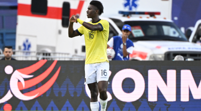 Allen Obando festeja un gol con Ecuador en el Preolímpico 2024, el 26 de enero. 