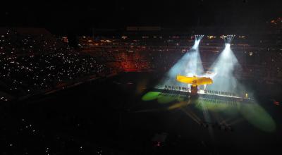 Parte del espectáculo de la Noche Amarilla 2022 en el estadio Banco Pichincha de Barcelona.