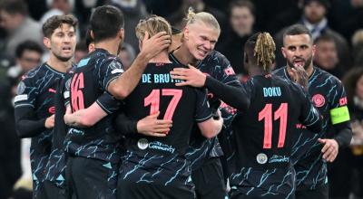 Los jugadores del Manchester City celebran durante el partido de ida de octavos de final de la Chamions entre el FC Copenhague y el Manchester City en Copenhague, Dinamarca, el 13 de febrero de 2024.