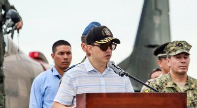 El presidente Daniel Noboa, a su arribo a Manta, en Manabí, el 15 de febrero de 2024. 