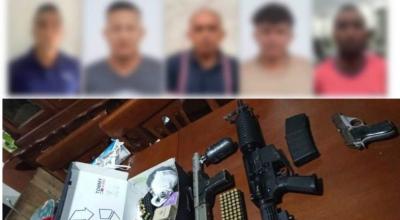 Los policías que son procesados por un secuestro extorsivo y armas encontradas en el operativo desarrollado el 15 de febrero de 2024.