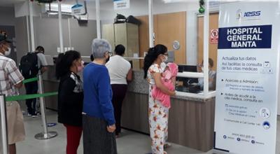 Atención en consulta externa en el Hospital del IESS de Manta. Foto de 17 de diciembre de 2021.