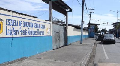 Imagen referencial. Exteriores de una institución educativa de Yaguachi, Guayas, en junio de 2023.