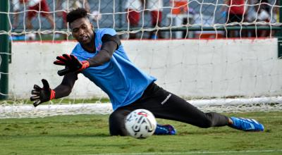 Alexander Domínguez, durante un entrenamiento con Liga de Quito, el 28 de febrero de 2024.