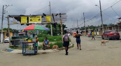 Una vista de la calle principal de Socio Vivienda 2, en el distrito Nueva Prosperina, al noroeste de Guayaquil.