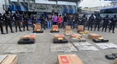 Tres personas fueron detenidas tras un operativo que decomisó marihuana en Guayaquil.