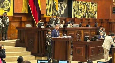 Fausto Murillo empezó su defensa en el pleno de la Asamblea. Niega todos los cargos como el de arrogación de funciones.