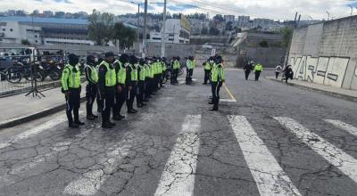 Imagen referencial. Agentes metropolitanos de tránsito en un operativo.