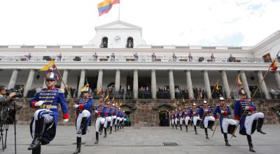 El Palacio de Carondelet, el 5 de diciembre de 2023, durante el cambio de guardia.