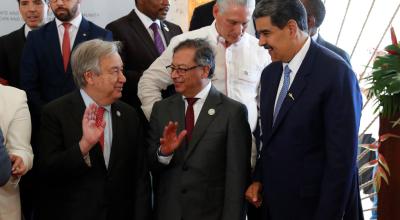 El presidente de Colombia, Gustavo Petro (centro), junto al secretario de la ONU, Antonio Guterres, y el mandatario de Venezuela, Nicolás Maduro, en la cumbre Celac, el 1 de marzo de 2024.