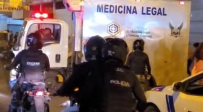 Una ambulancia de Medicina Legal en el cantón Babahoyo, en Los Ríos.