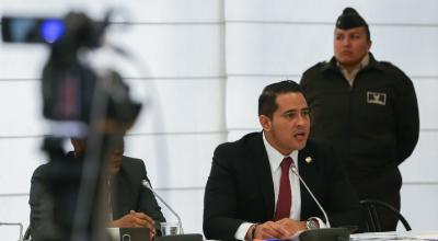 El exasambleísta Ronny Aleaga (RC) en una reunión en el Parlamento en 2023.