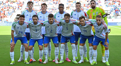 Los jugadores de la selección italiana posan para una foto antes de un amistoso en Florida, el 21 de marzo de 2024.