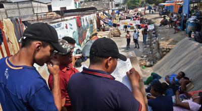 Imagen referencial de un grupo de migrantes ecuatorianos y latinoamericanos en un albergue de Chiapas, México, el 24 de marzo de 2024.