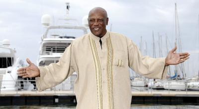 El actor estadounidense Louis Gossett Jr., posa durante una sesión fotográfica para la serie de televisión "El libro de los negros" como parte del MIPCOM, el 13 de octubre de 2014 en Cannes, sureste de Francia. 