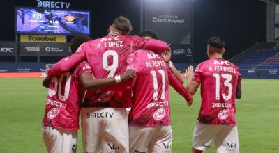 Jugadores de Independiente del Valle celebrando su gol ante Aucas, 24 de marzo de 2024.