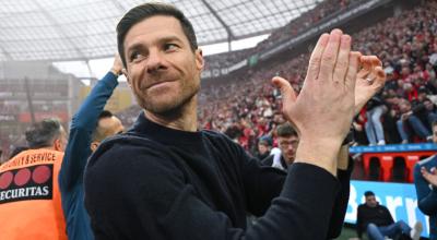 Xabi Alonso festeja el título del Bayer Leverkusen en la Bundesliga, el 14 de abril de 2024.