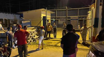 Protesta en Naranjal, cantón de Guayas en la Costa, por la suspensión de luz por más de 20 horas, el 16 de abril de 2024.